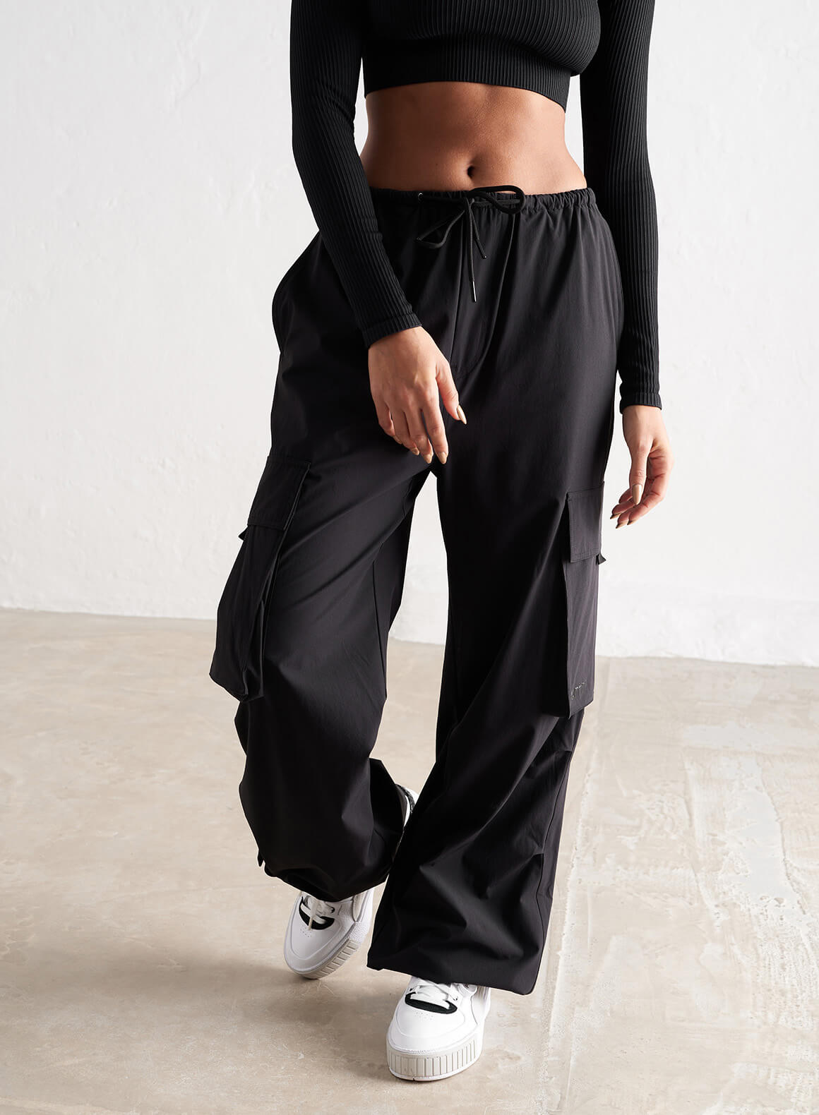 Black nike windbreaker pants hotsell